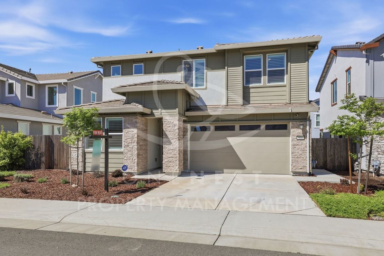 934 Hopkins St - Photo 2 of 28