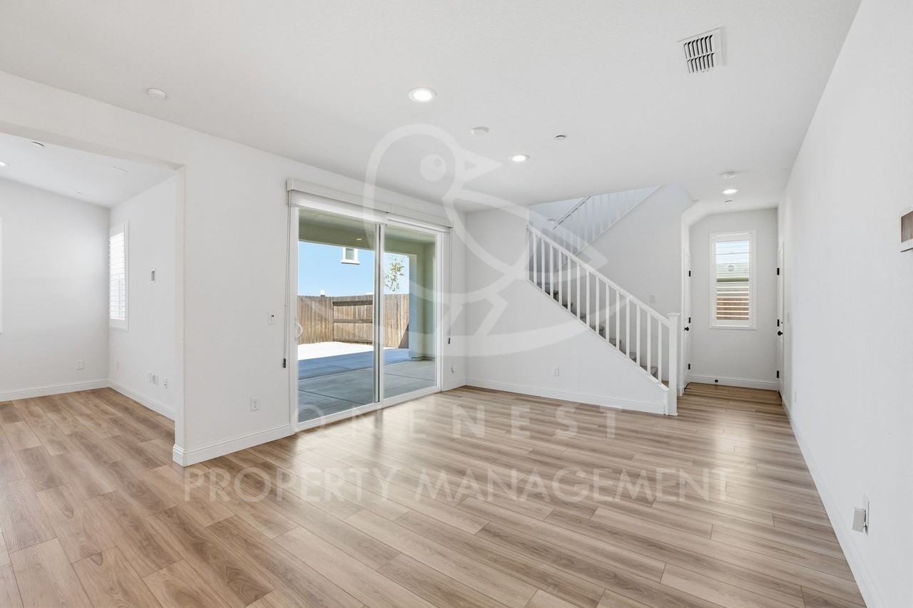 934 Hopkins St - Photo 3 of 28