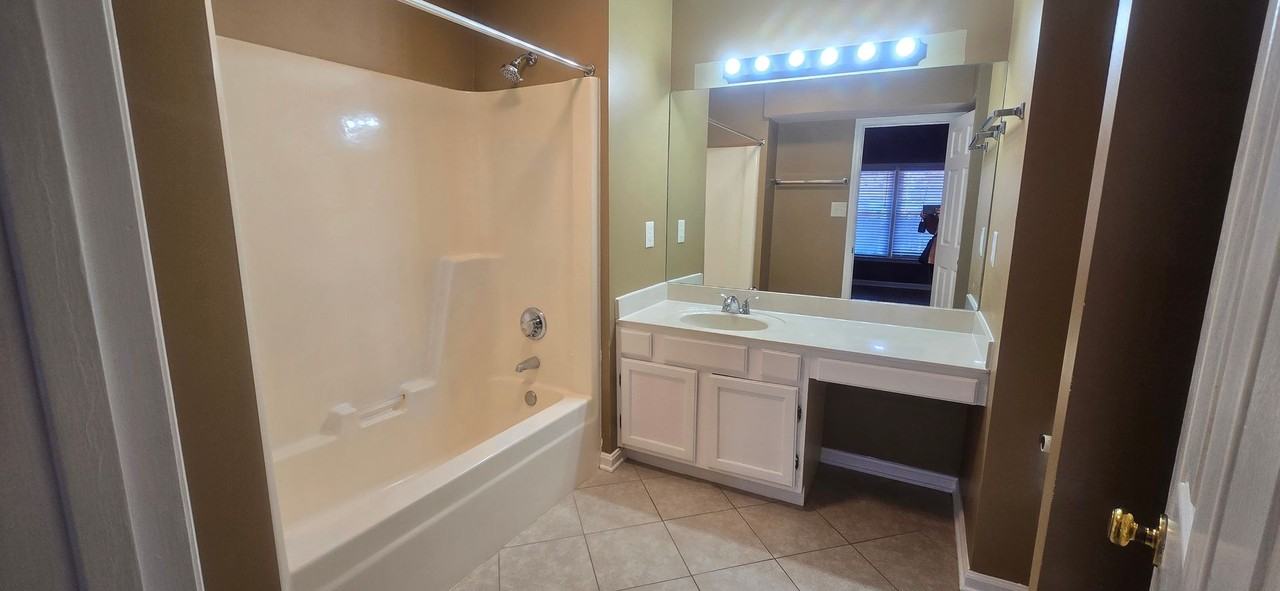 3313 Fort Harrods Ct - Photo 4 of 27