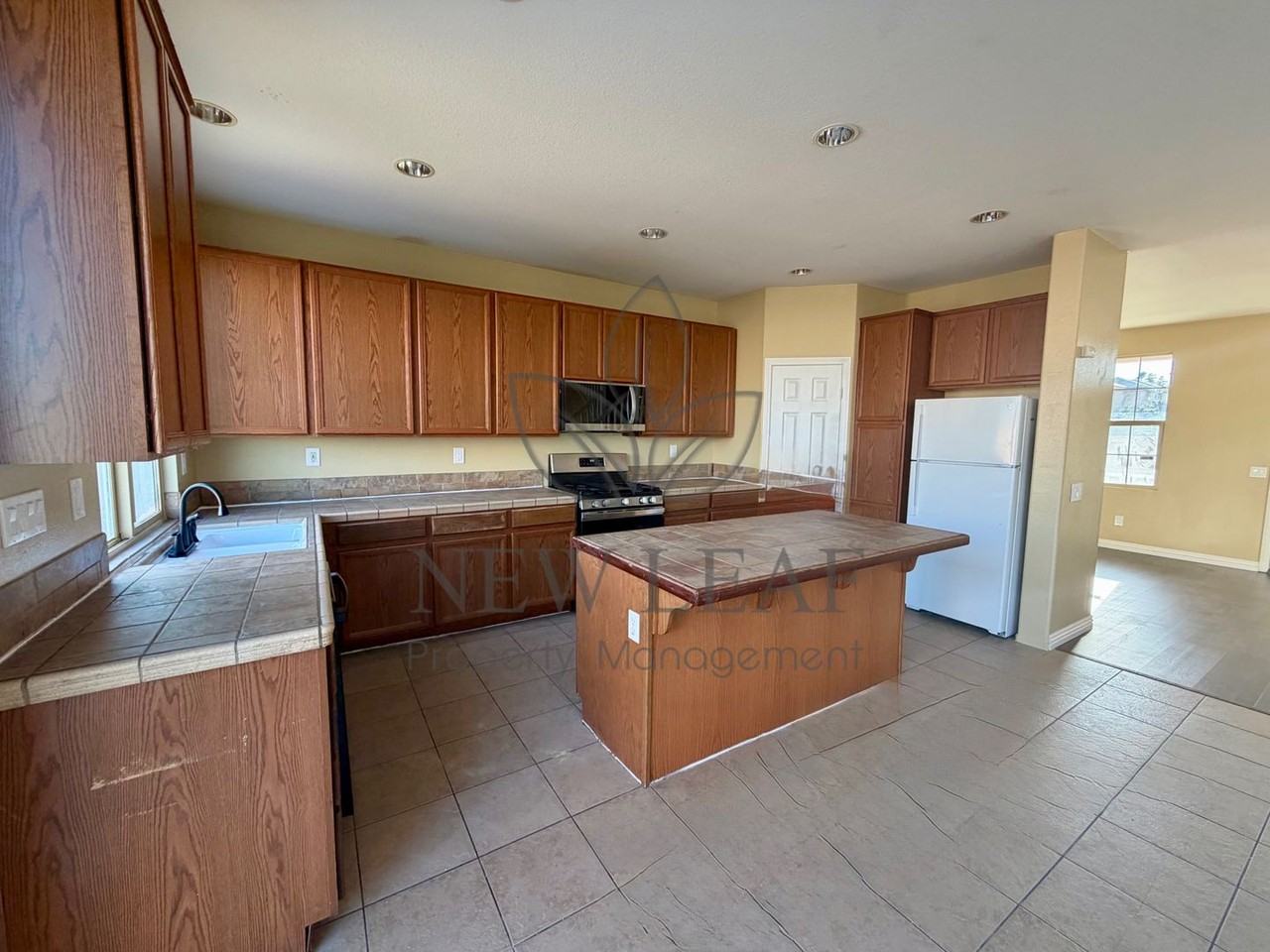 13259 Concord Dr - Photo 2 of 37