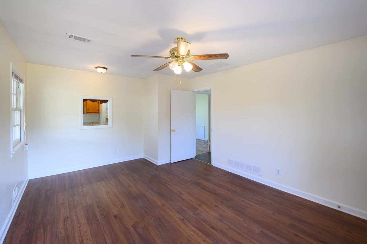 1216 Sanders Way - Photo 6 of 19