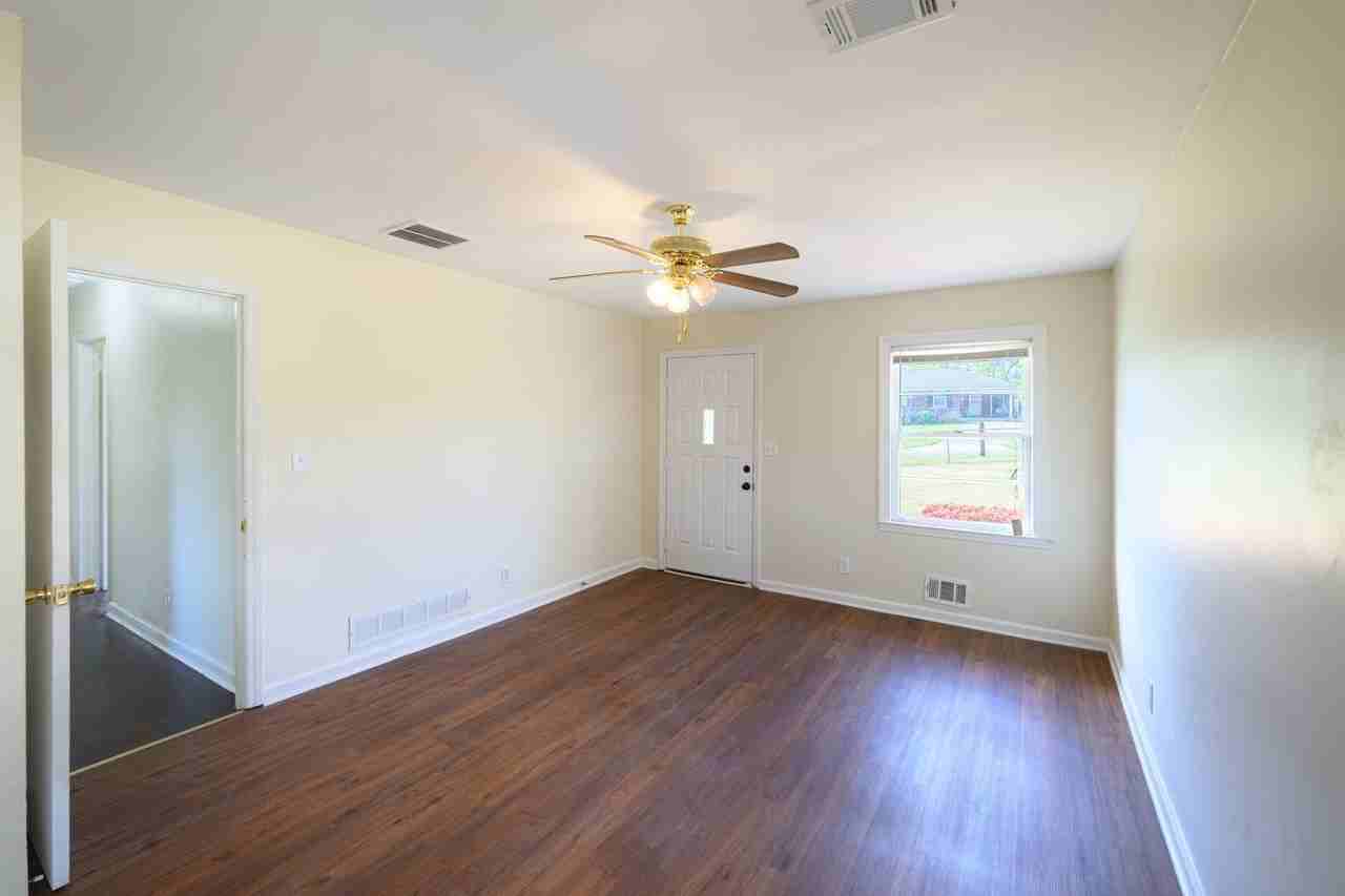 1216 Sanders Way - Photo 7 of 19