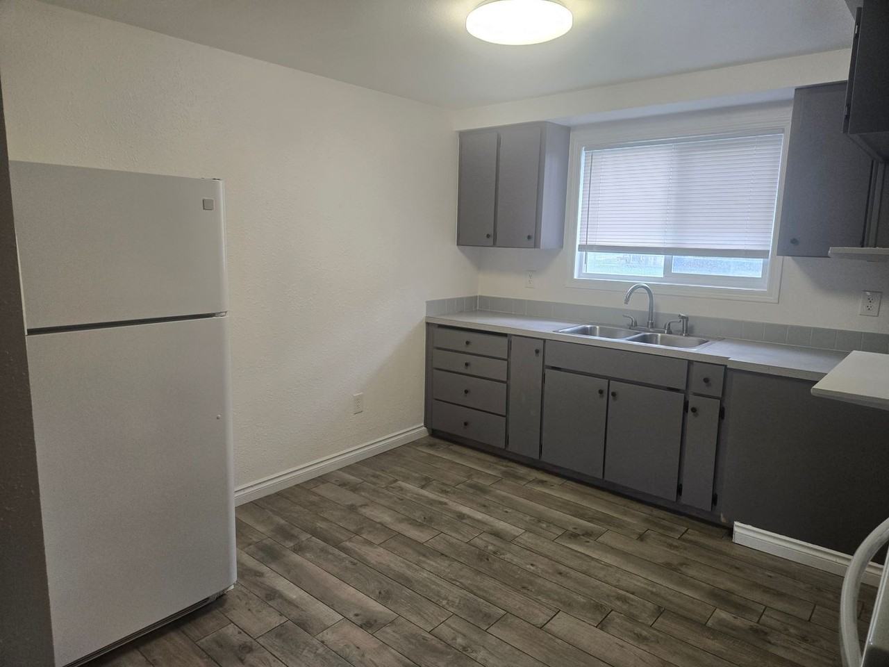 2711/2713 N 10th Place - Photo 6 of 10