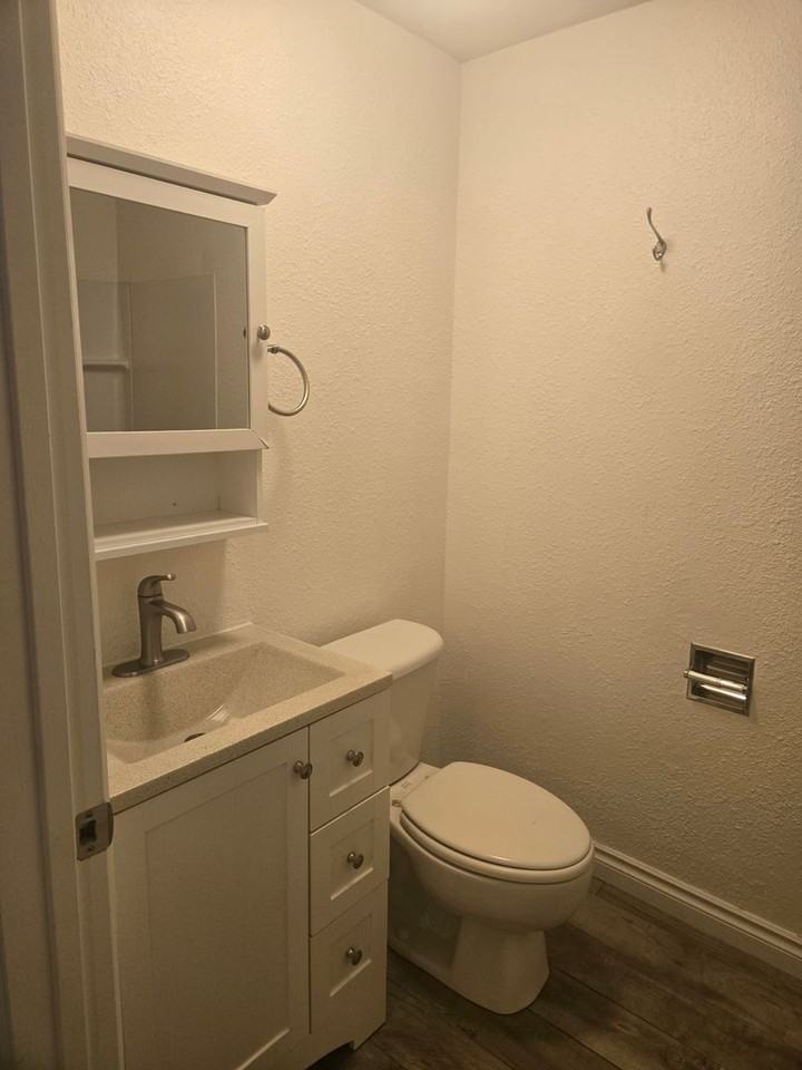 2711/2713 N 10th Place - Photo 7 of 10