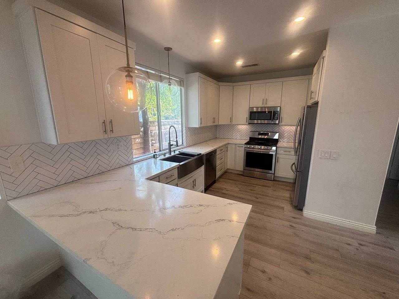 28357 Mayfair Dr - Photo 3 of 14