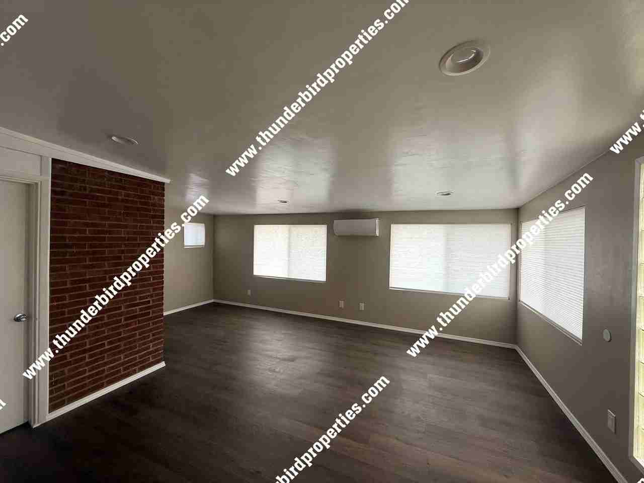 7408 Euclid Ave Ne - Photo 7 of 18