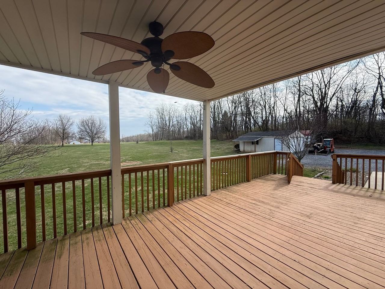 305 Hammond Rd - Photo 4 of 29