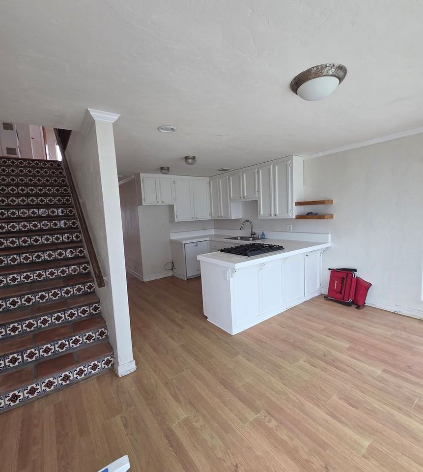 650 Ocean Ln - Photo 3 of 15