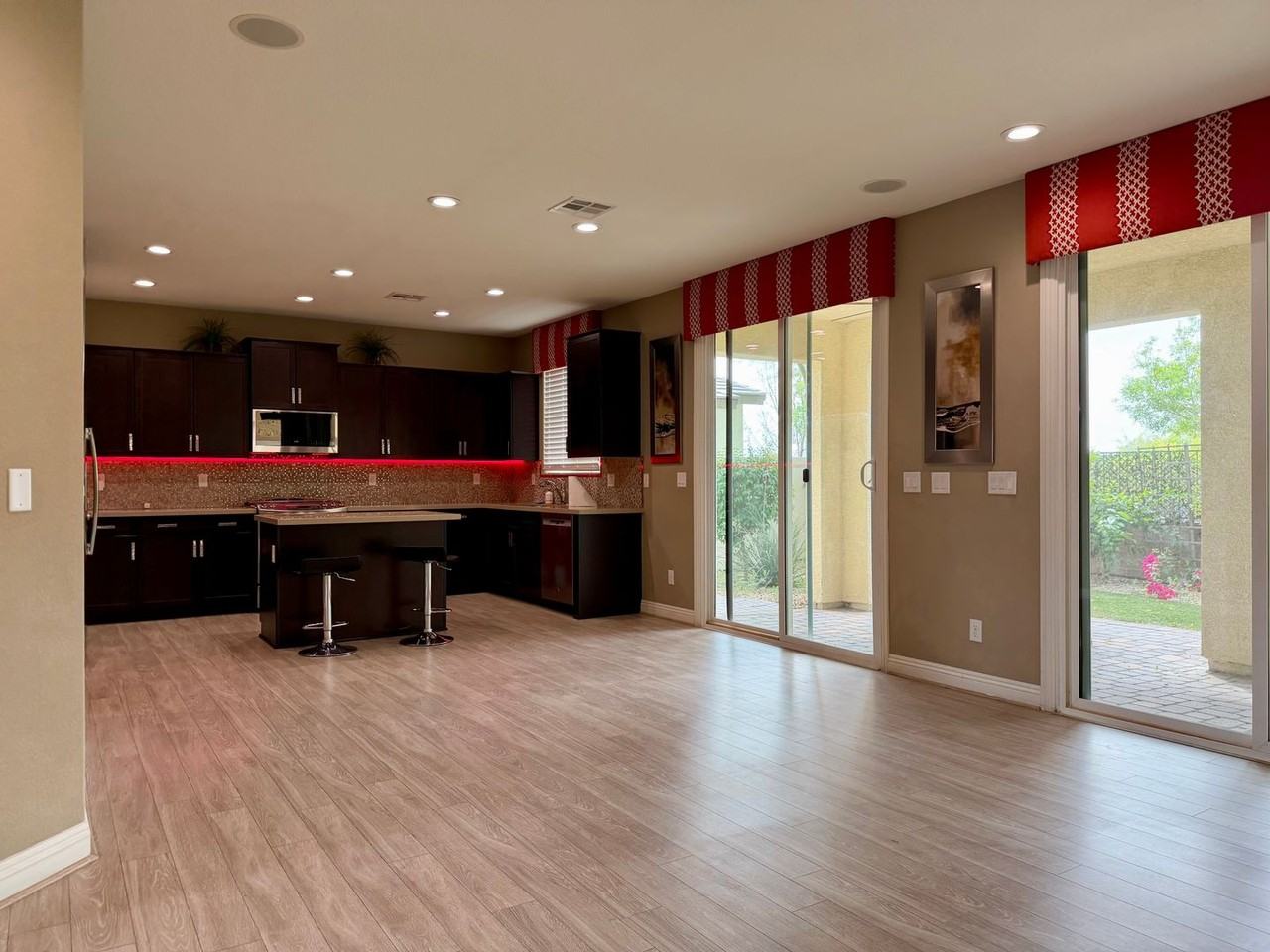 7025 Solana Ridge Dr - Photo 3 of 16