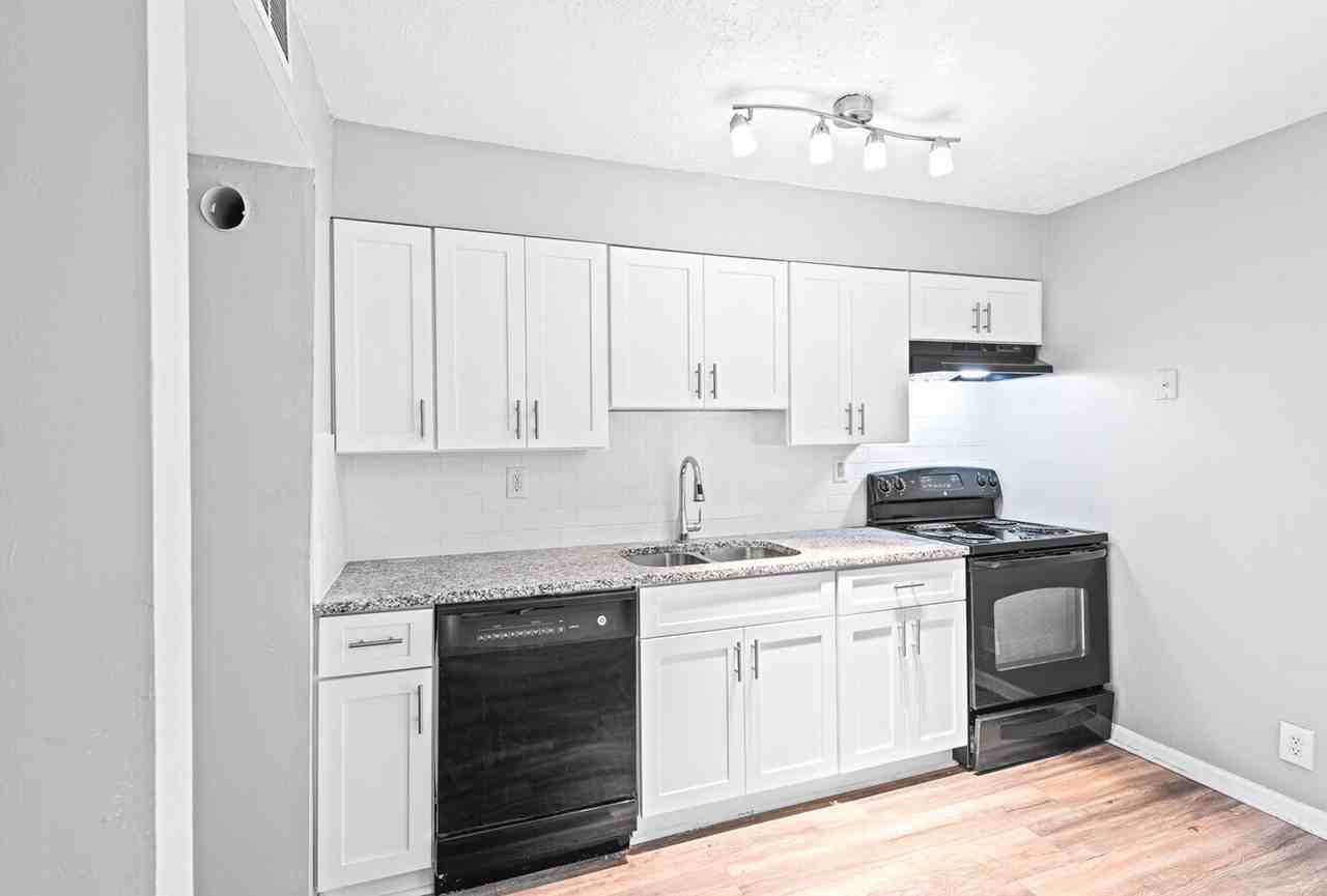 Uphill Flats- 1, 2 & 3 Bedrooms - Photo 3 of 20