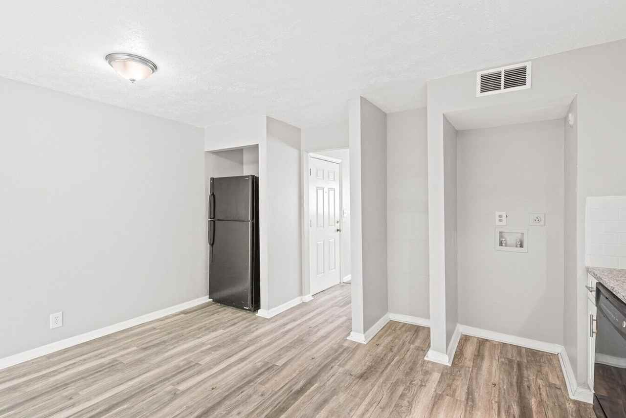 Uphill Flats- 1, 2 & 3 Bedrooms - Photo 5 of 20