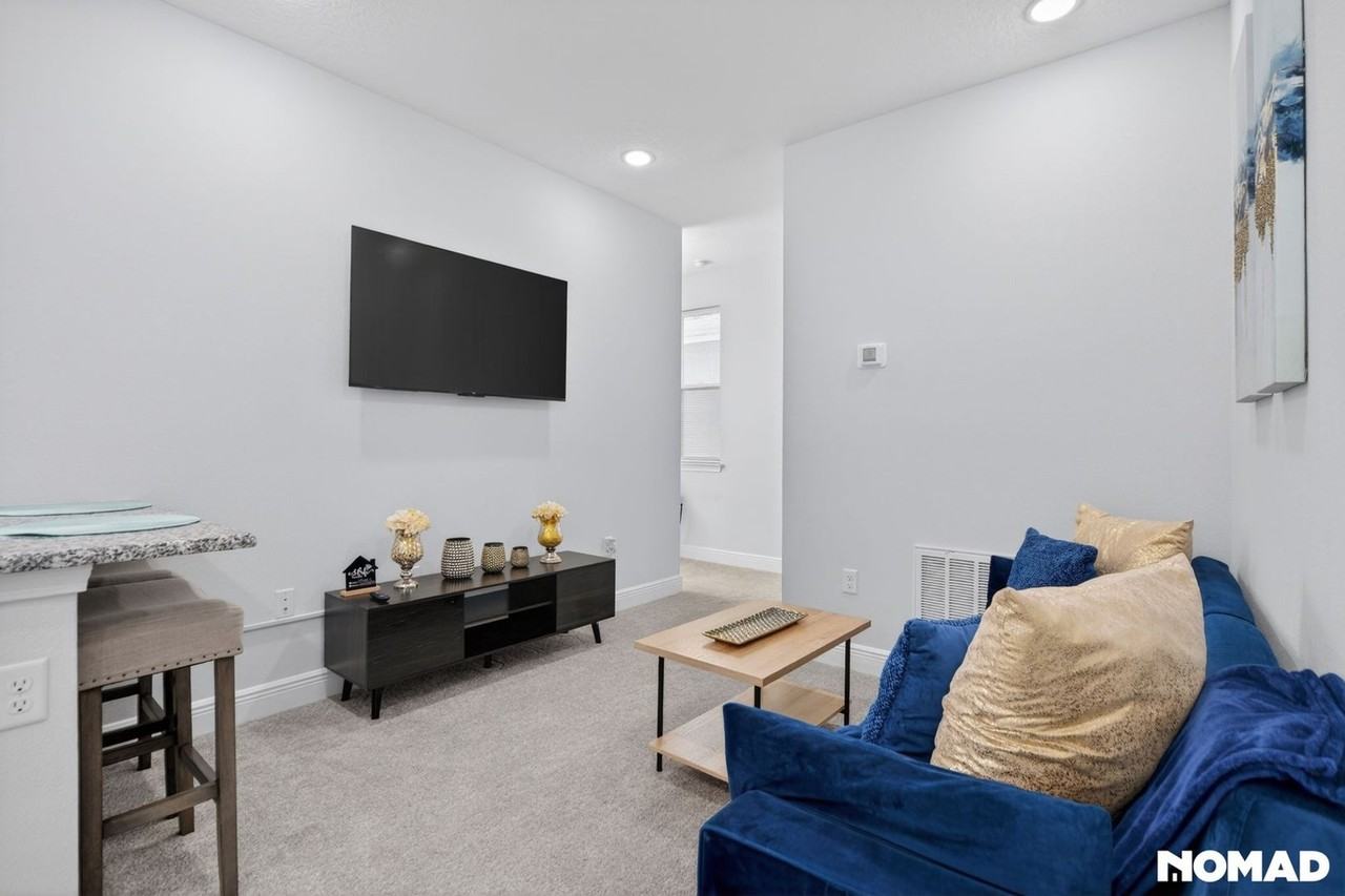 10322 Marconi Ave - Photo 4 of 25