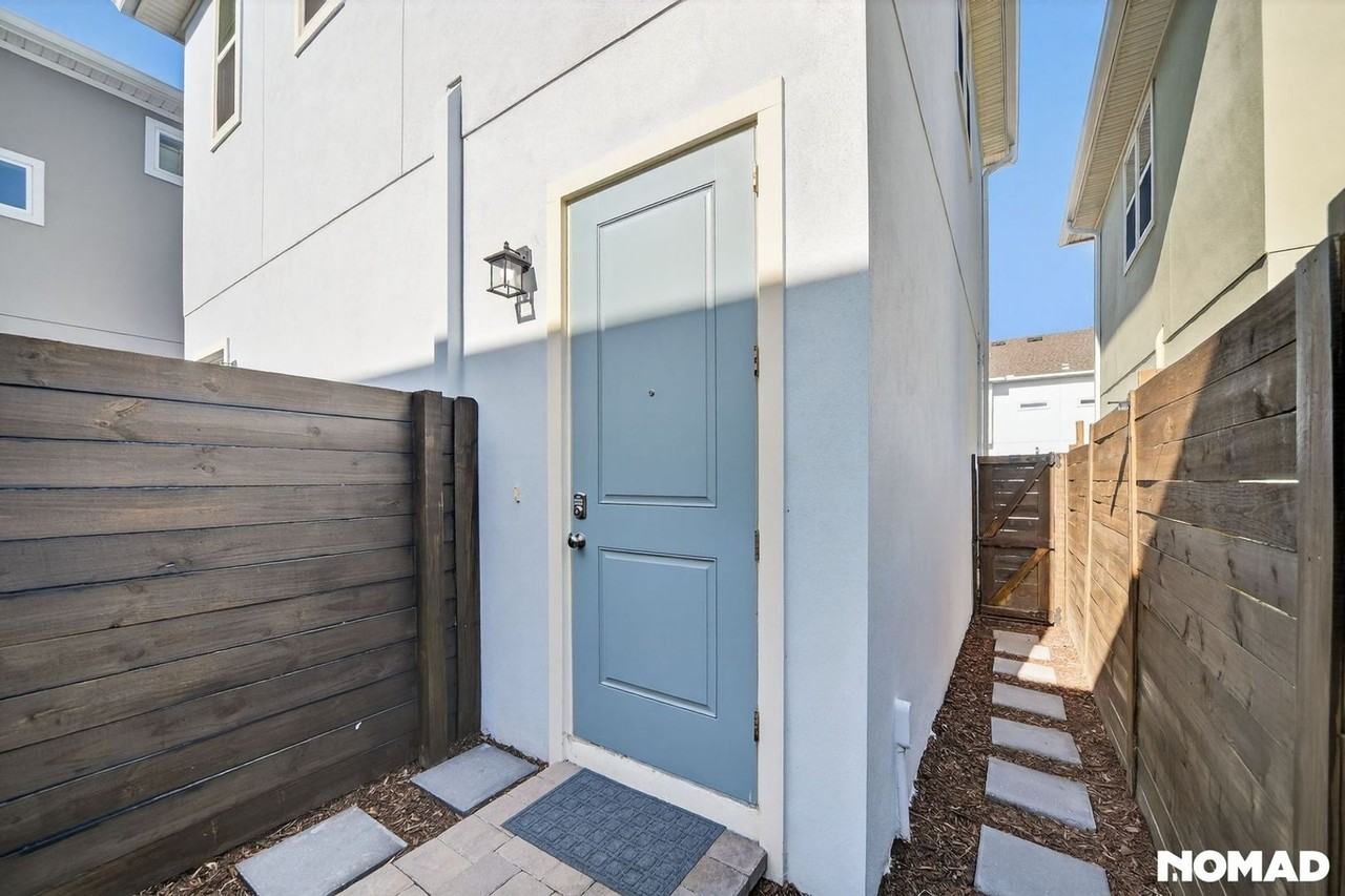 10322 Marconi Ave - Photo 3 of 35