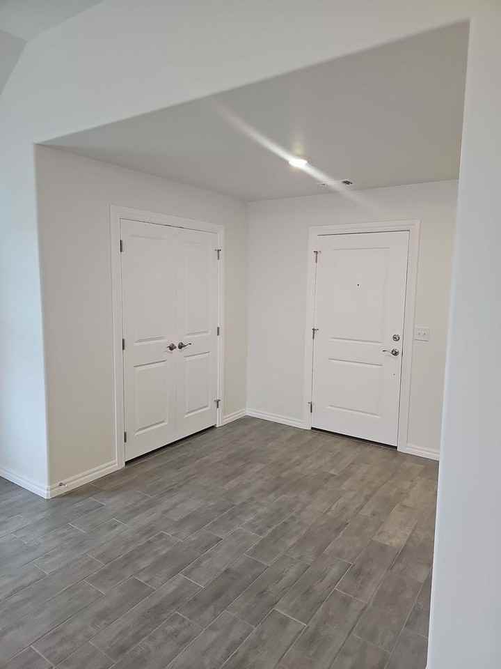 3701 Lynne Ave - Photo 2 of 18