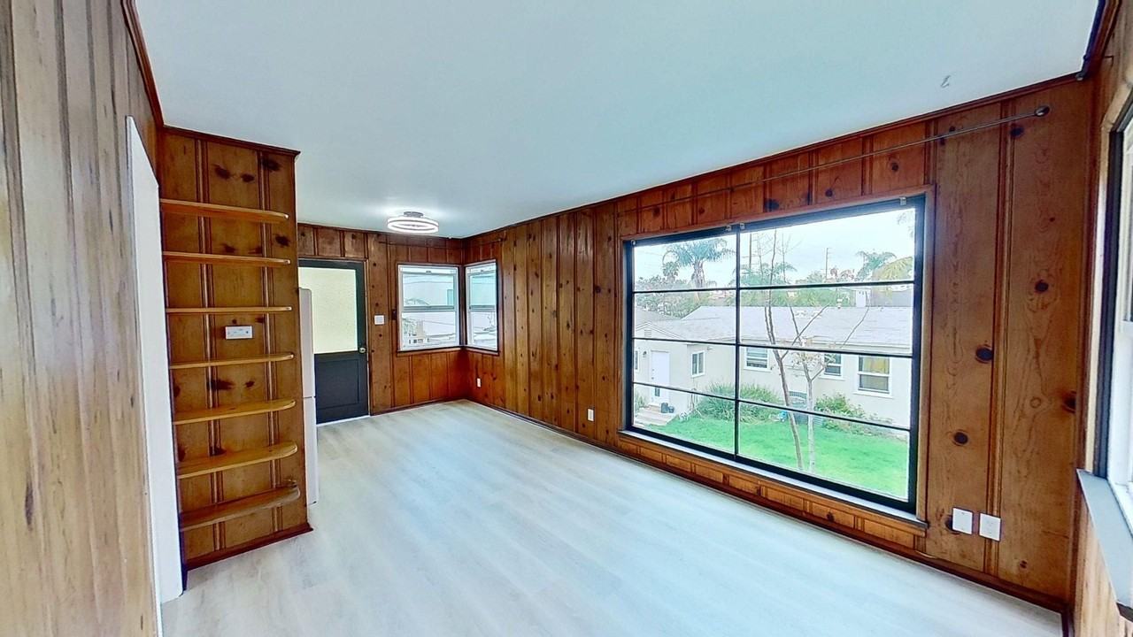 212 1/2 Knoxville Ave - Photo 6 of 17