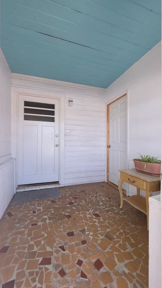 727 White St - Photo 2 of 22