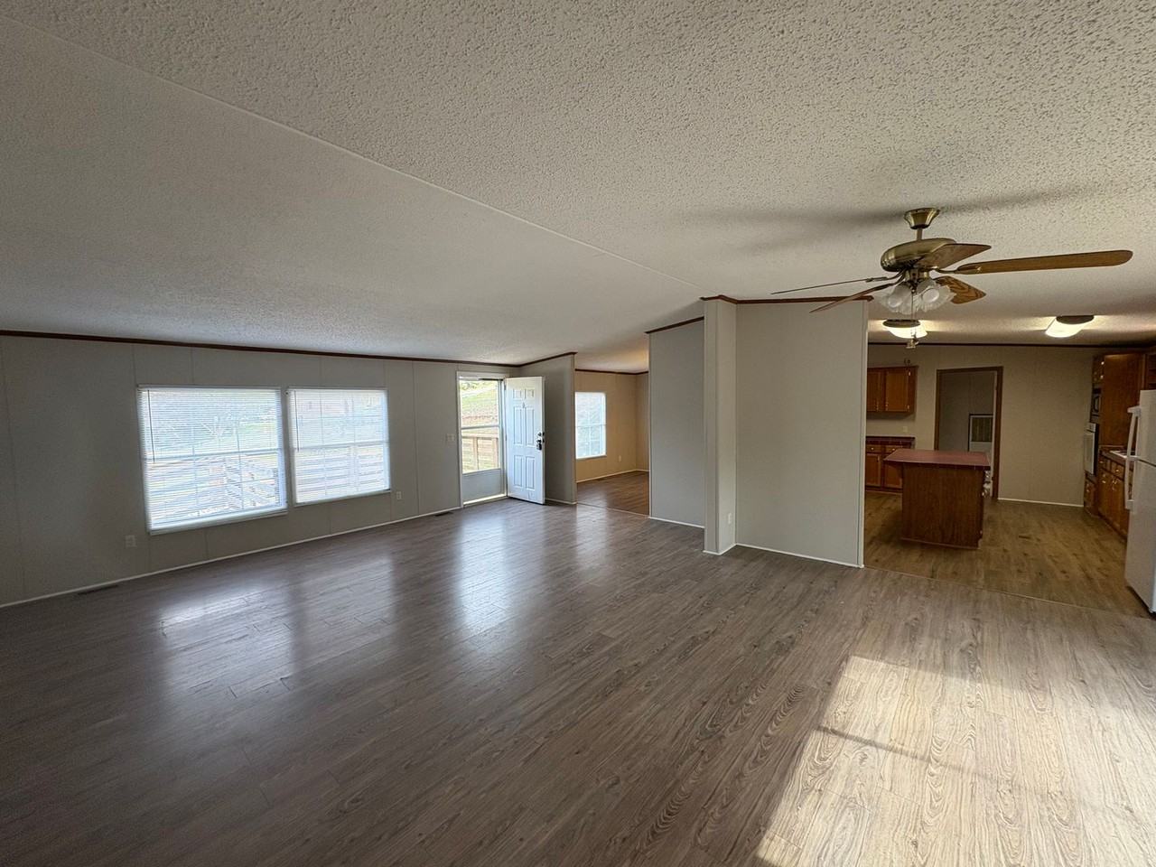 62 Hardwood Dr - Photo 2 of 23