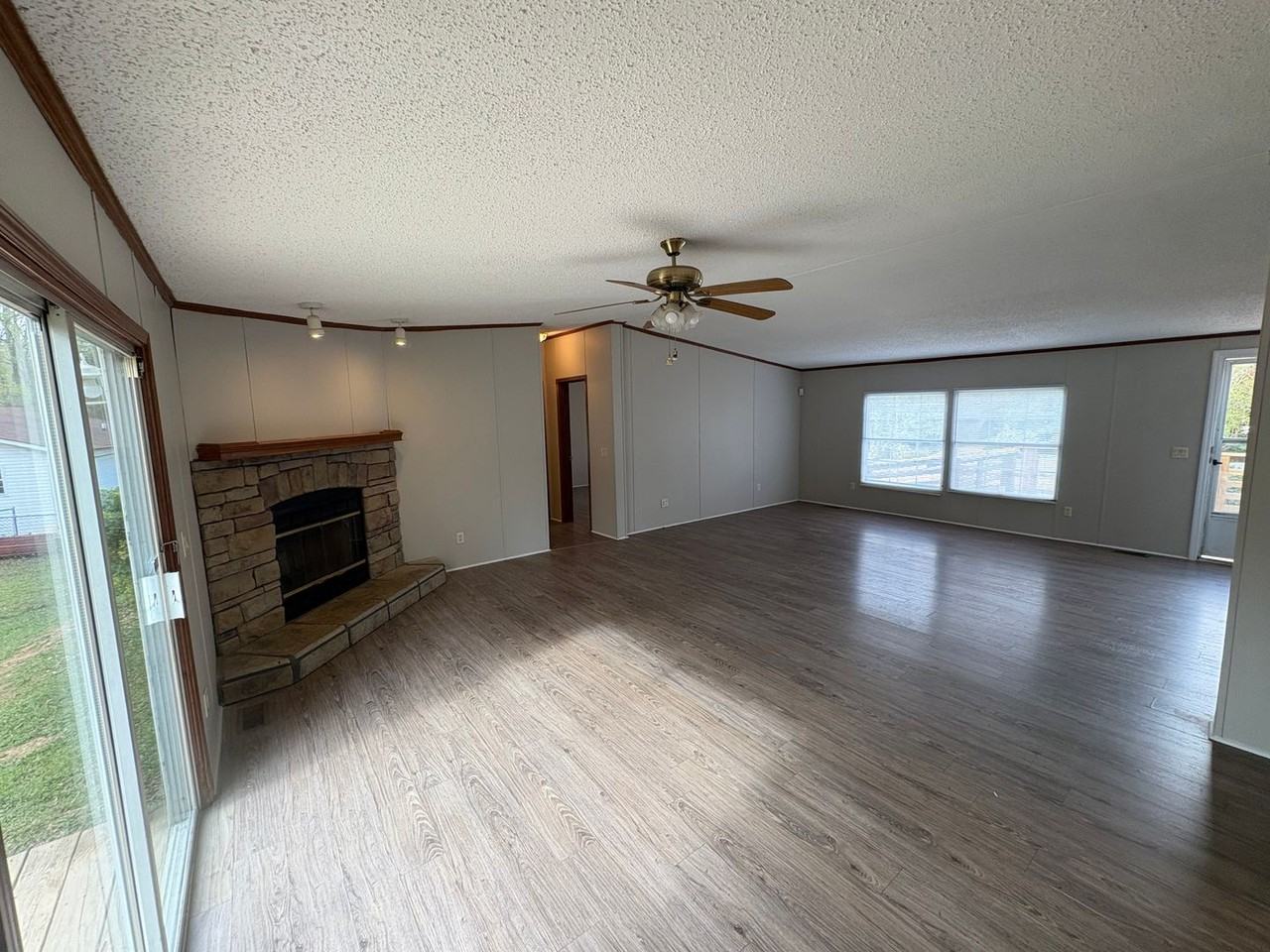 62 Hardwood Dr - Photo 3 of 23