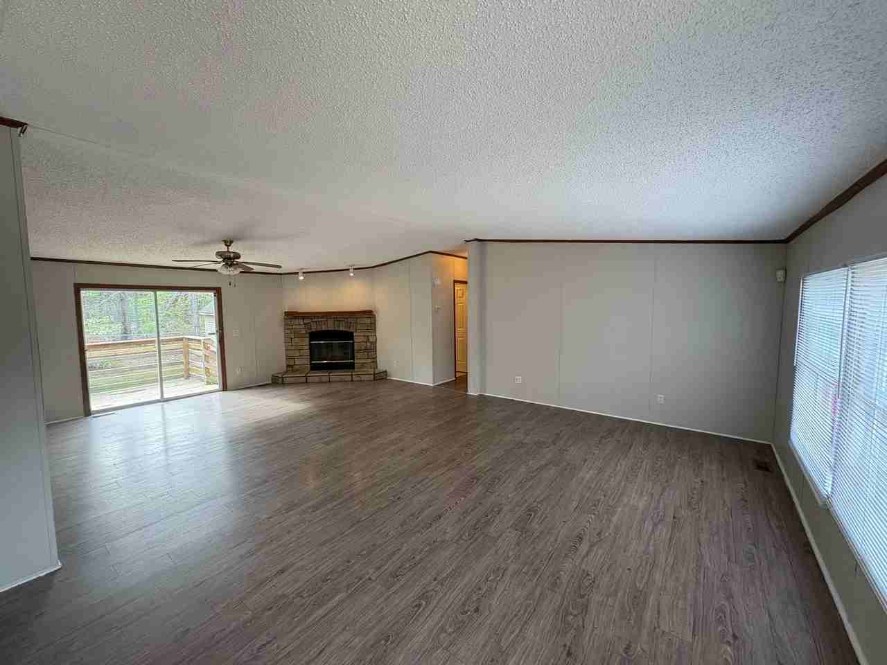 62 Hardwood Dr - Photo 4 of 23