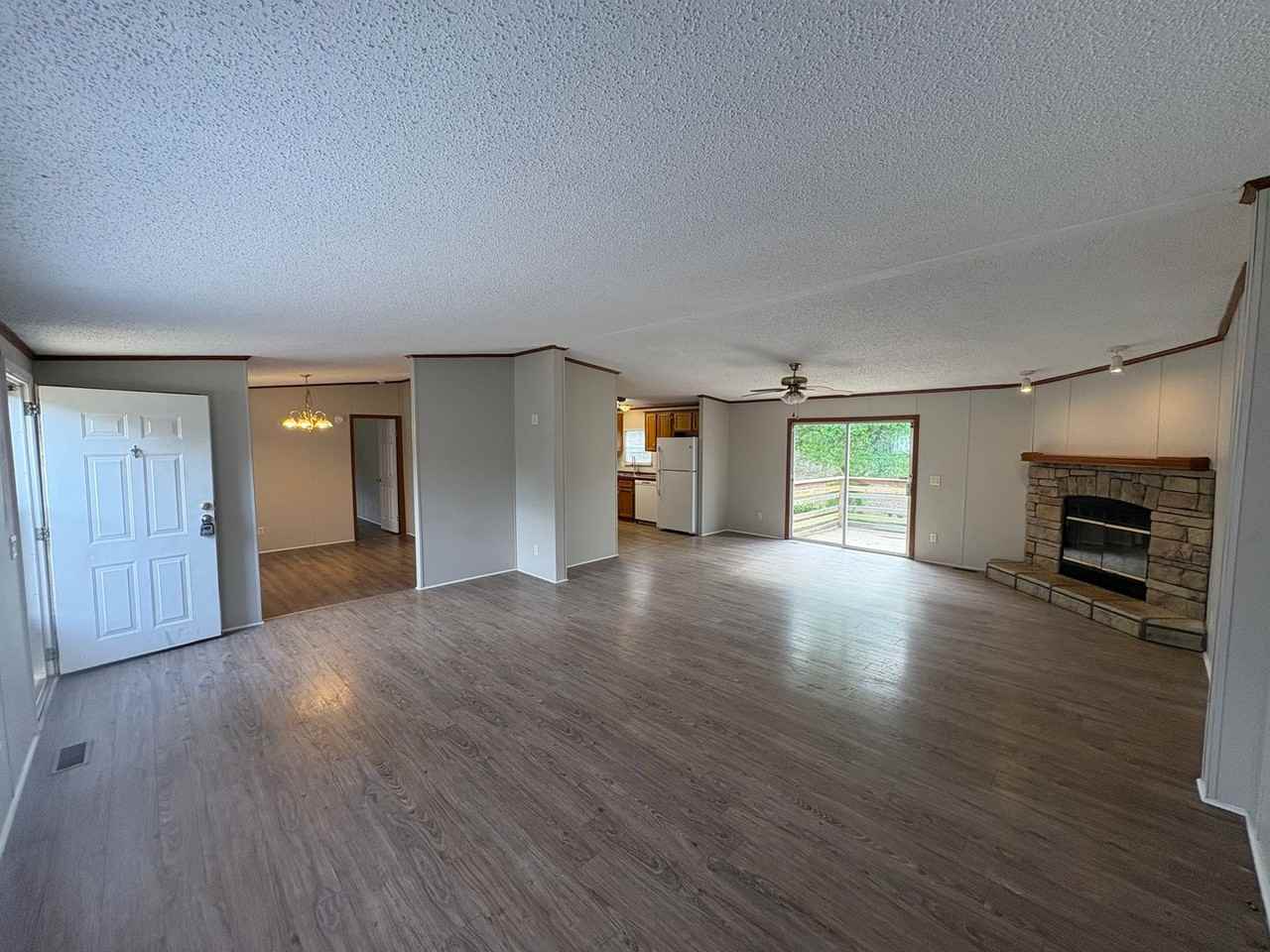 62 Hardwood Dr - Photo 5 of 23
