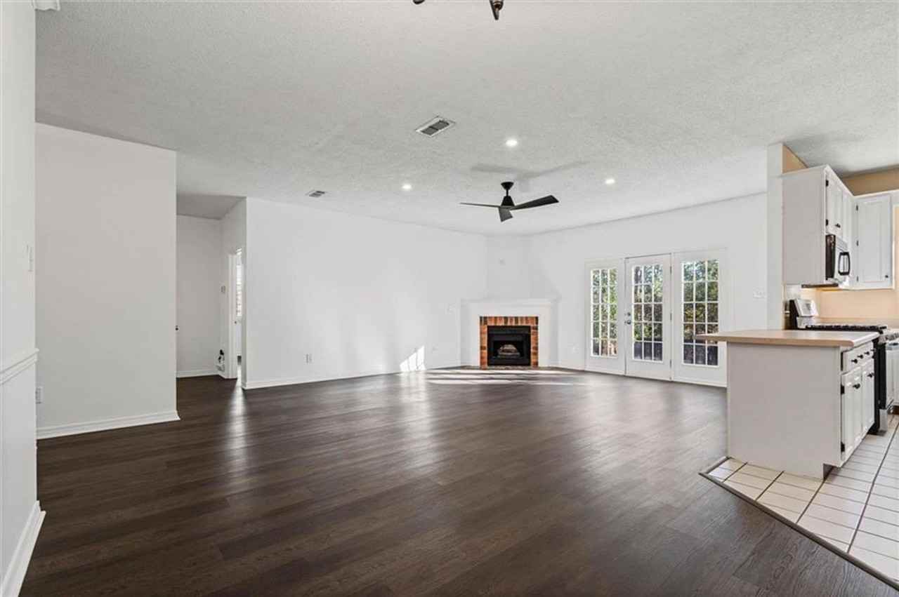 1263 Smithfield Rd E - Photo 6 of 22