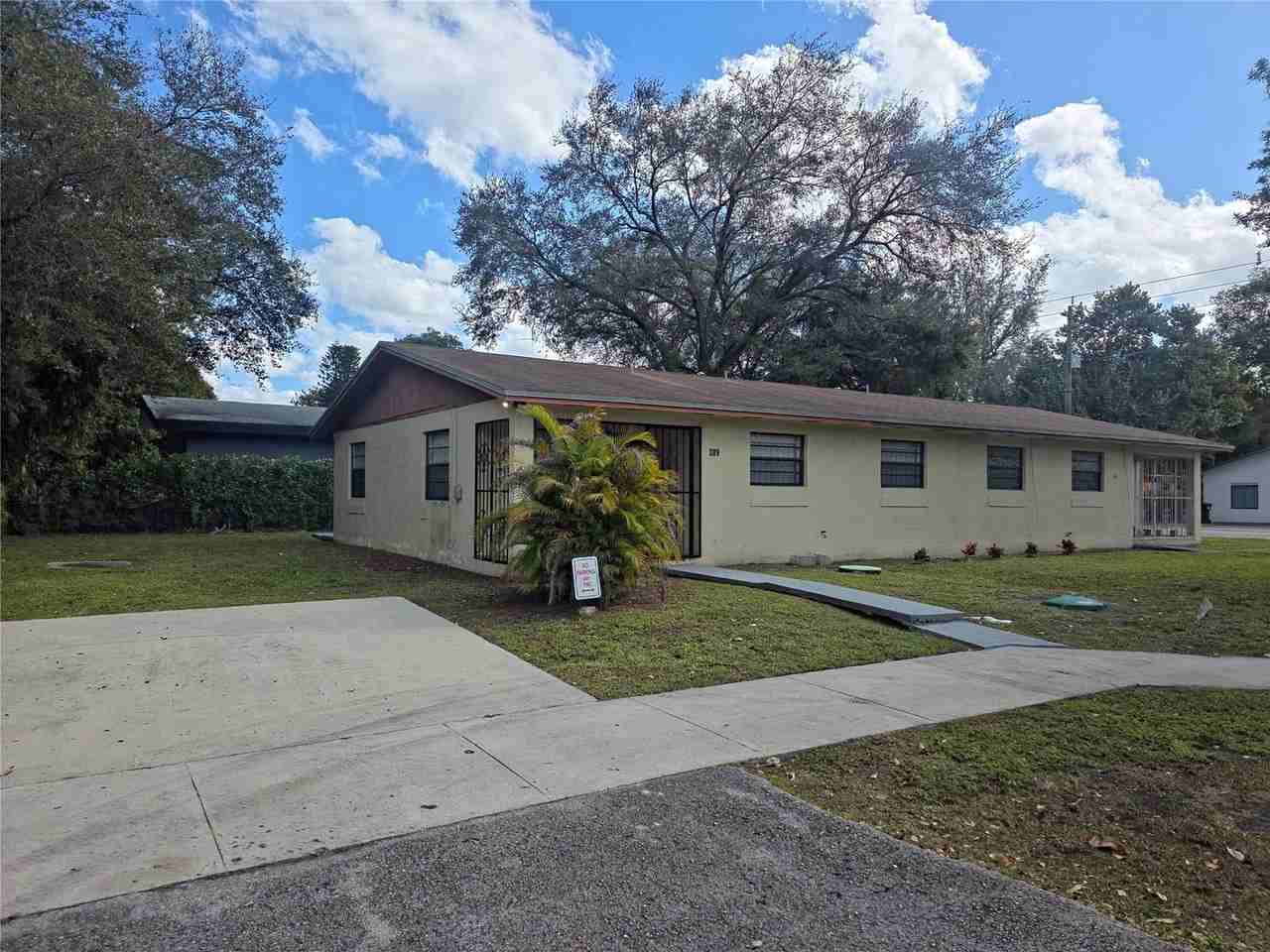 309 Ne 169th St - Photo 5 of 13