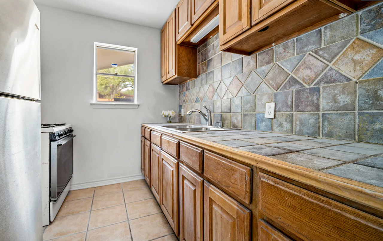 4942 Driskill St - Photo 6 of 13