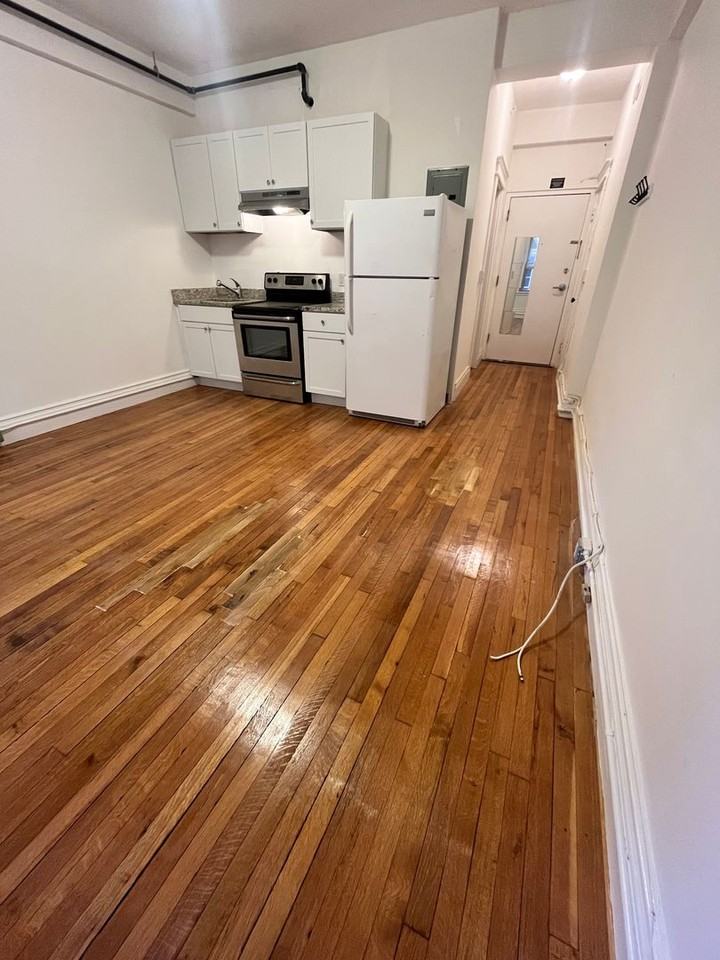 270 Huntington Ave - Photo 4 of 6