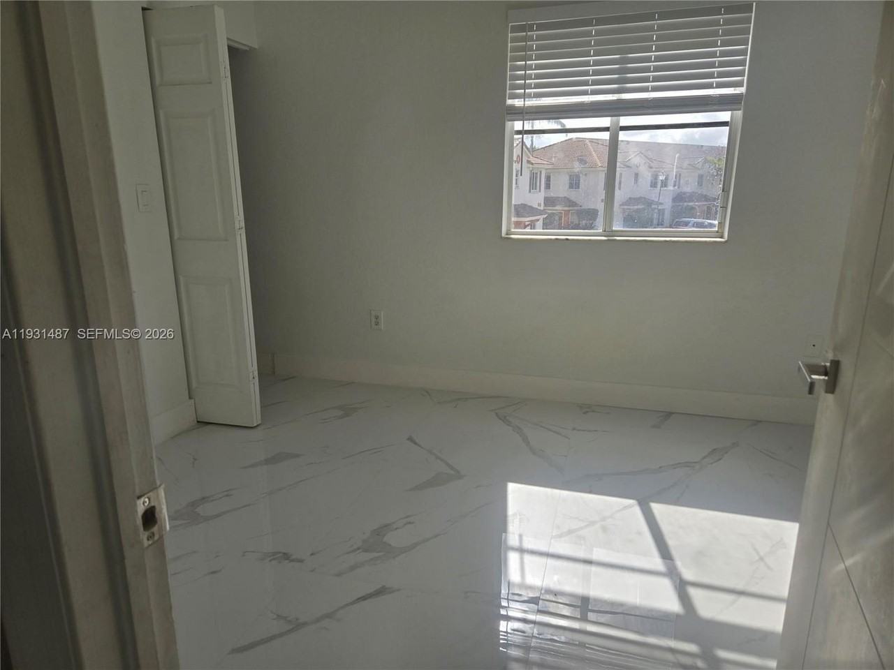17337 Nw 7th Ave - Photo 3 of 11