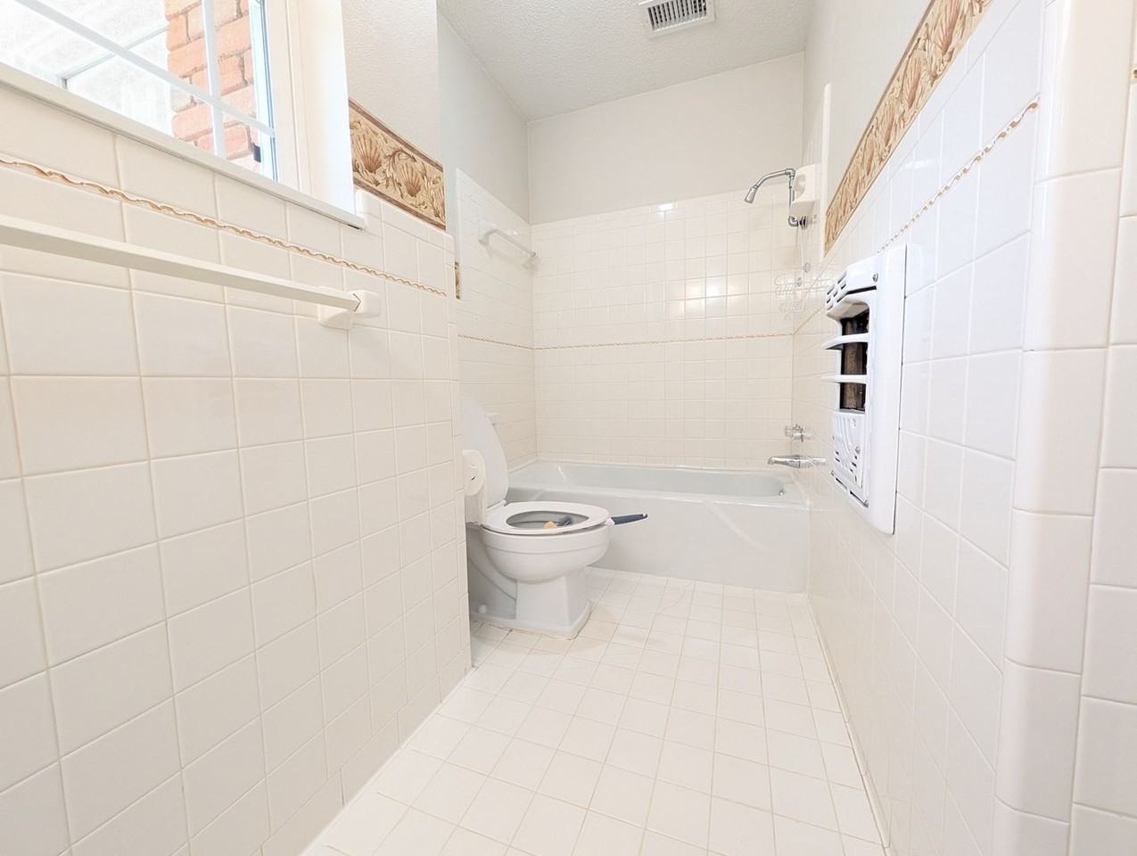 635 Summit Dr - Photo 2 of 13