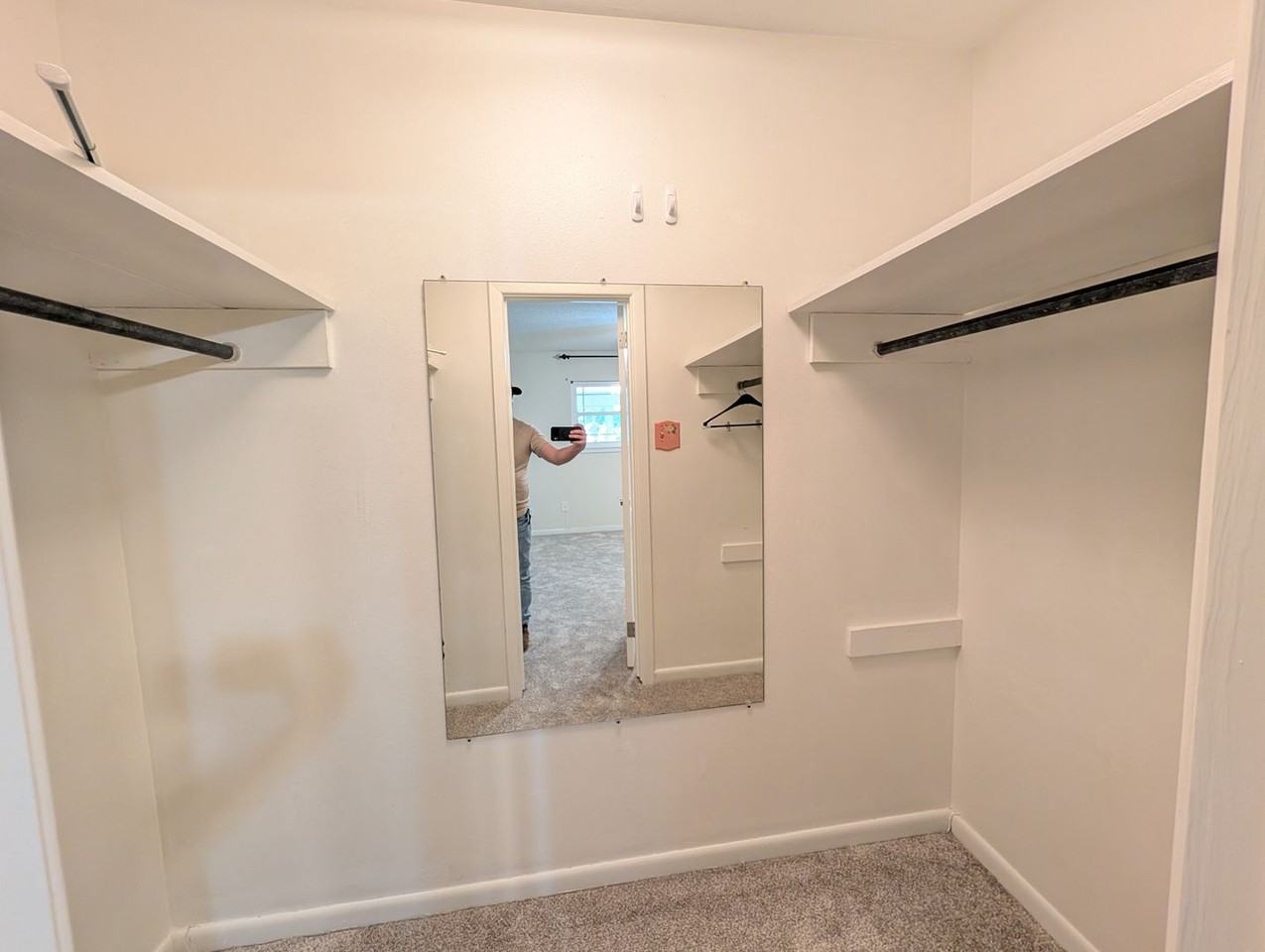 635 Summit Dr - Photo 3 of 13