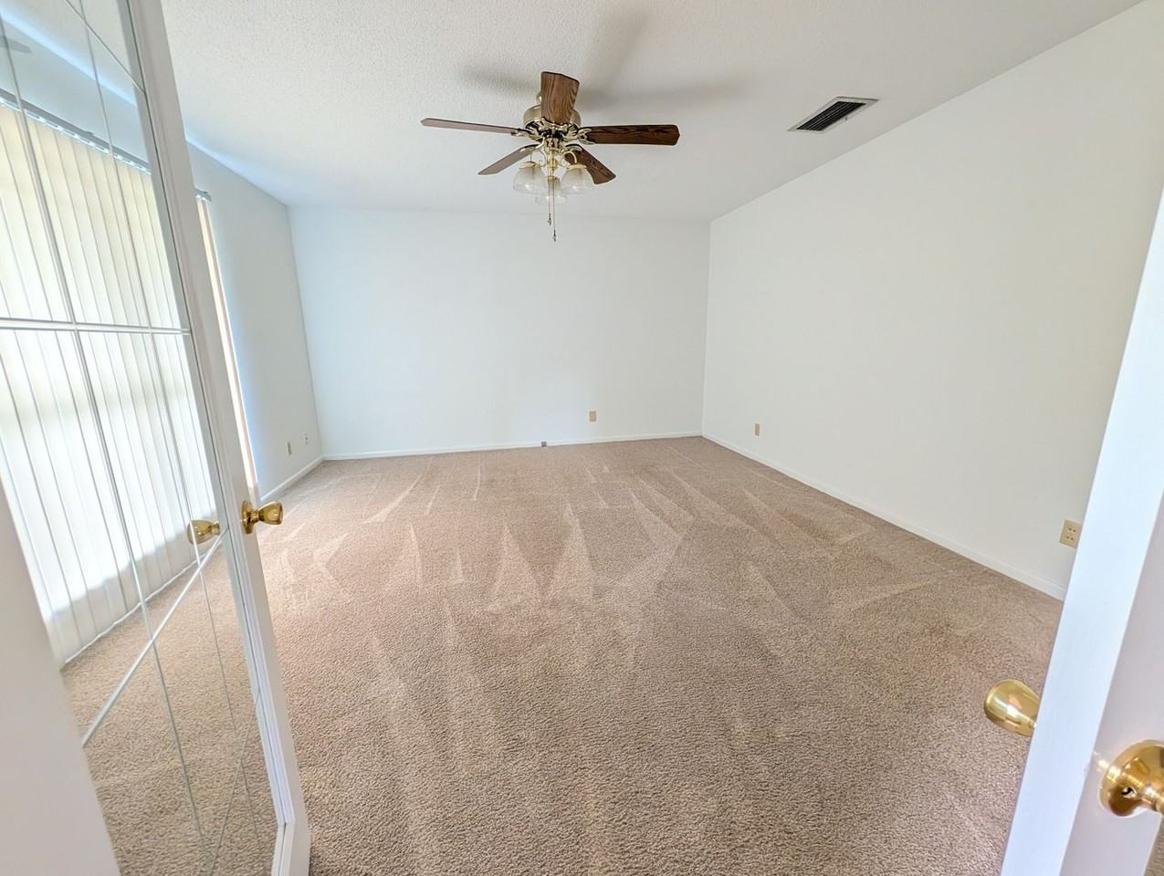 635 Summit Dr - Photo 6 of 13