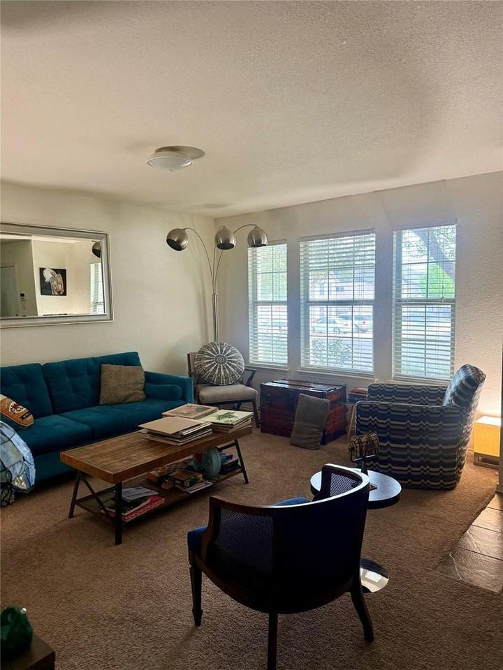 11104 11104 Chatam Berry Ln - ELT 1/31/27 - Photo 6 of 12