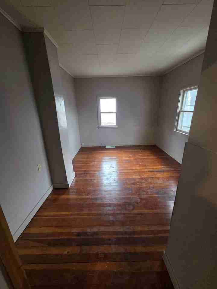 133 N 1st St - Photo 5 of 6