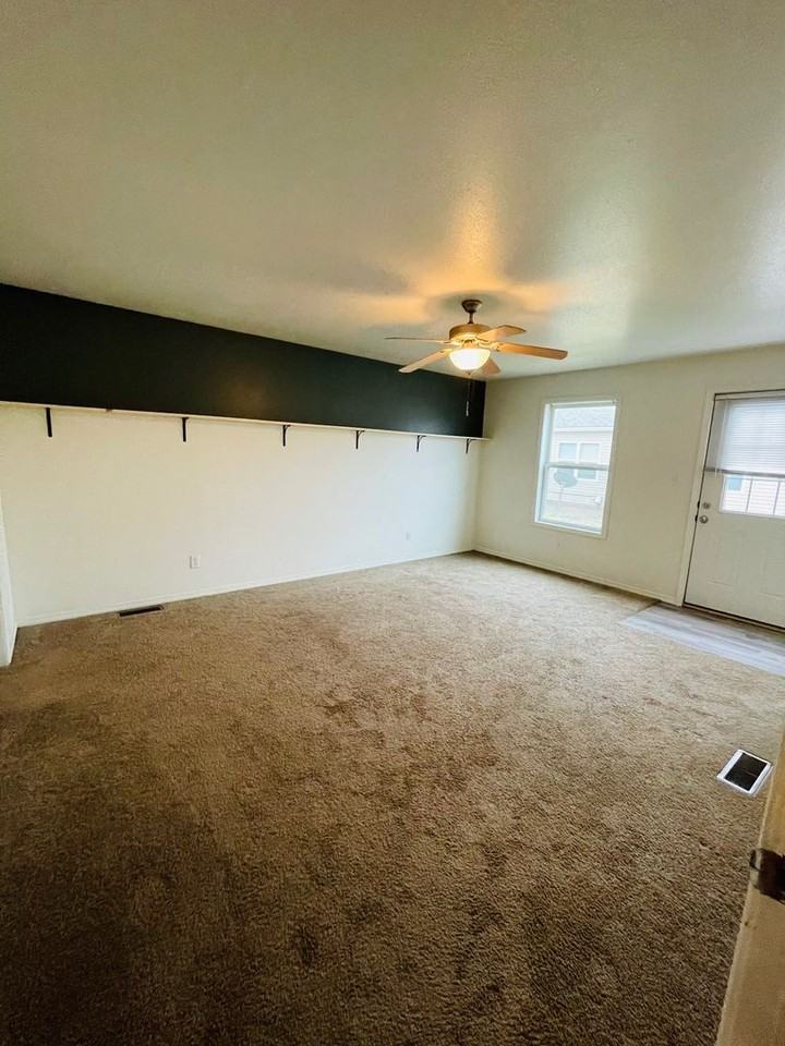 2431 Deerfield Blvd - Photo 7 of 8