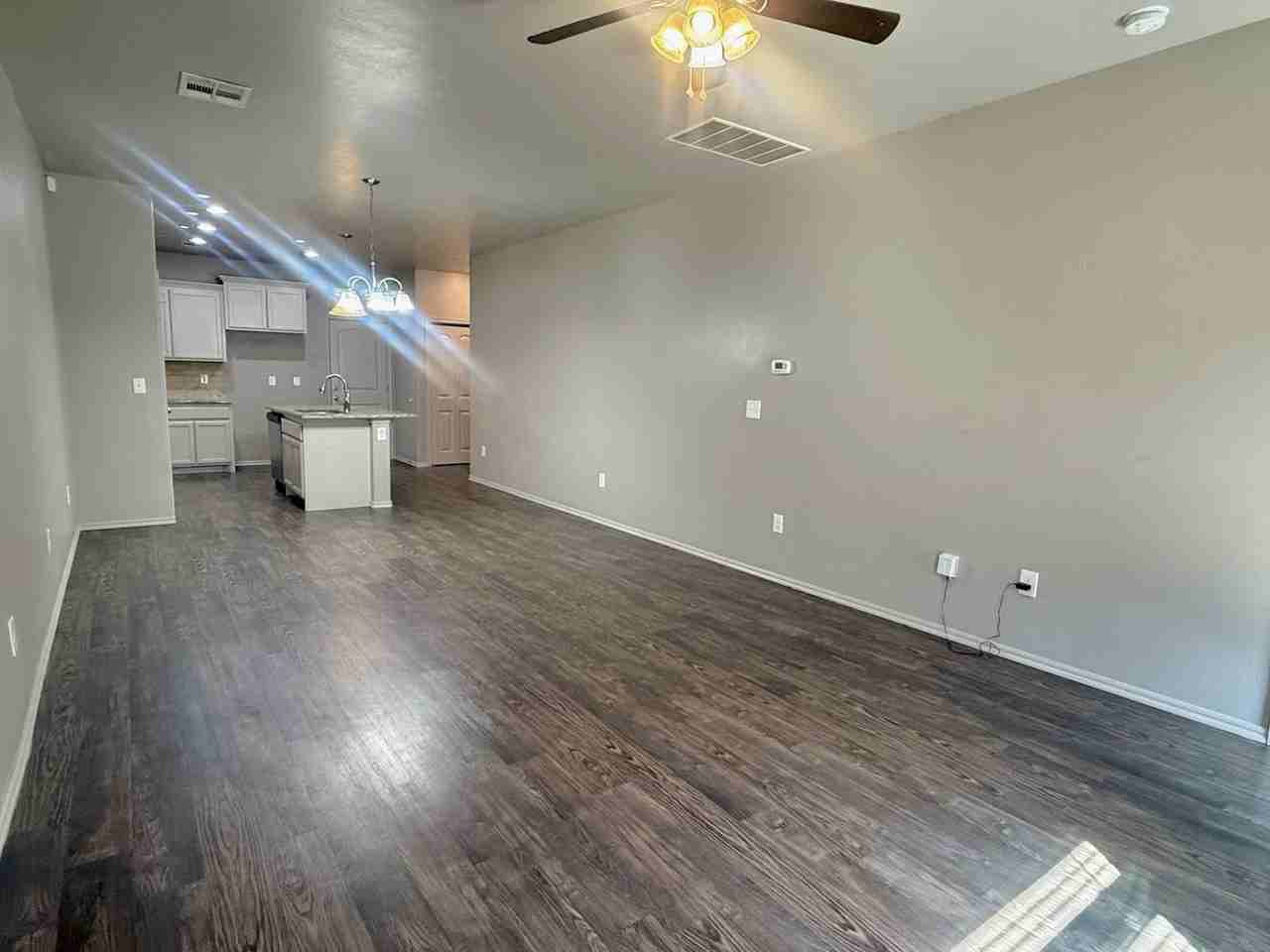 11214 Coachmans Rd - Photo 4 of 14