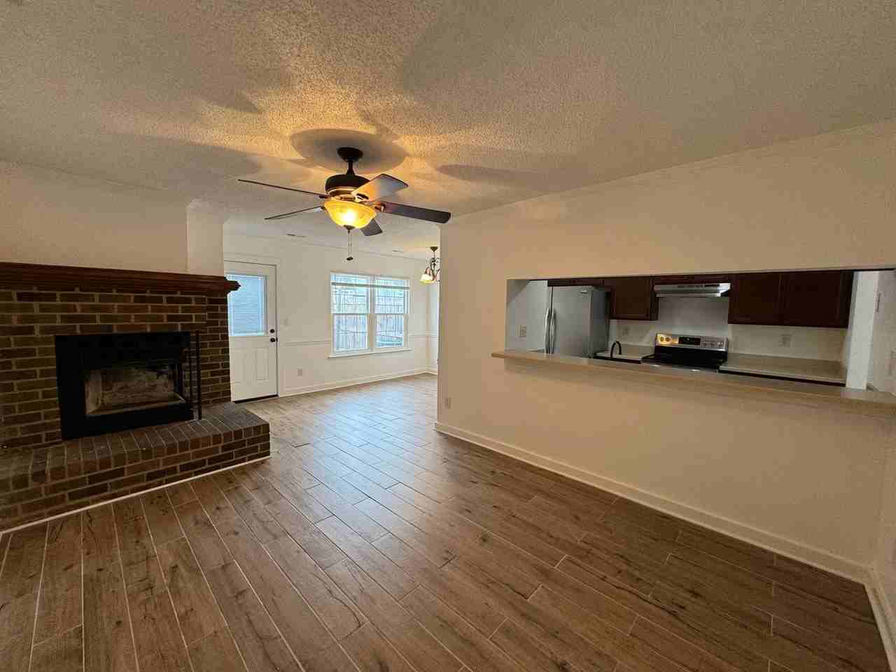 305 Nottaway Ct - Photo 3 of 25