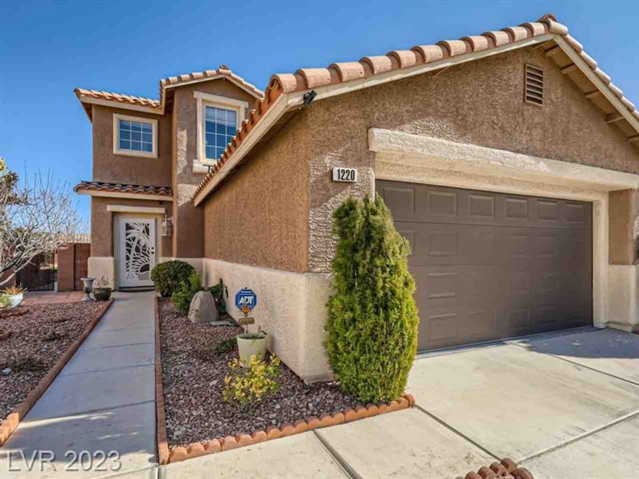 1220 Swanbrooke Dr - Photo 2 of 2