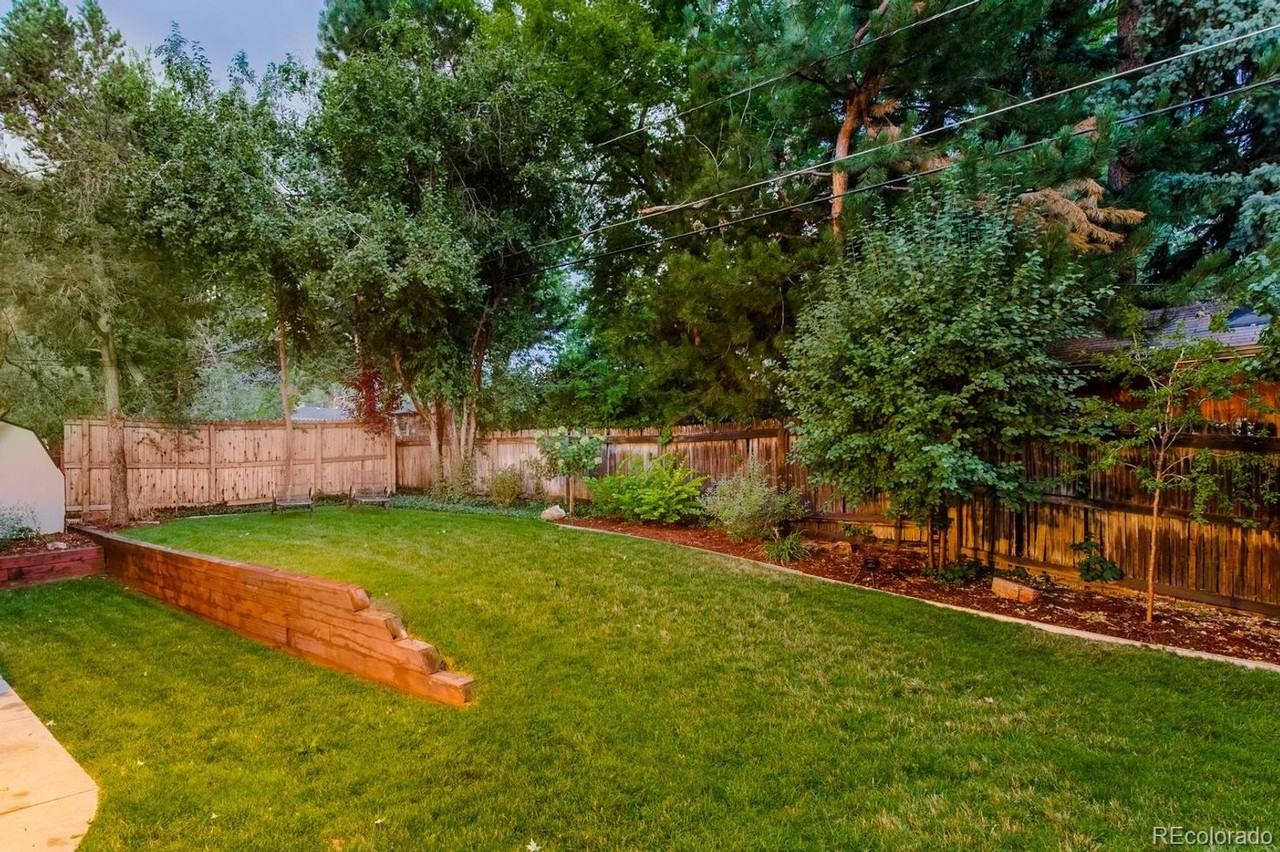 795 S Harrison St - Photo 5 of 29