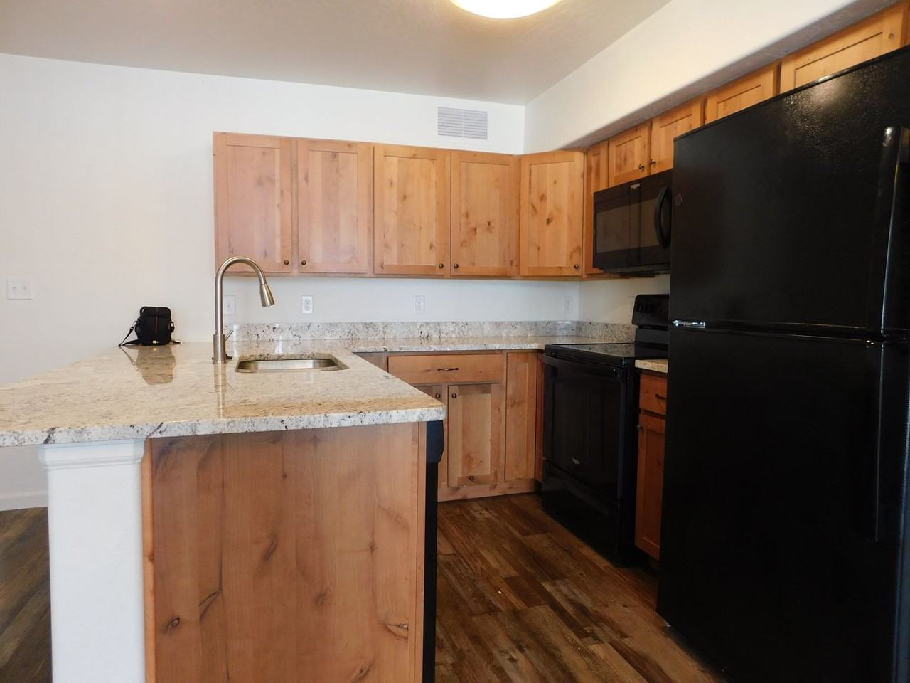 657 Trinity Way #B - Photo 6 of 18