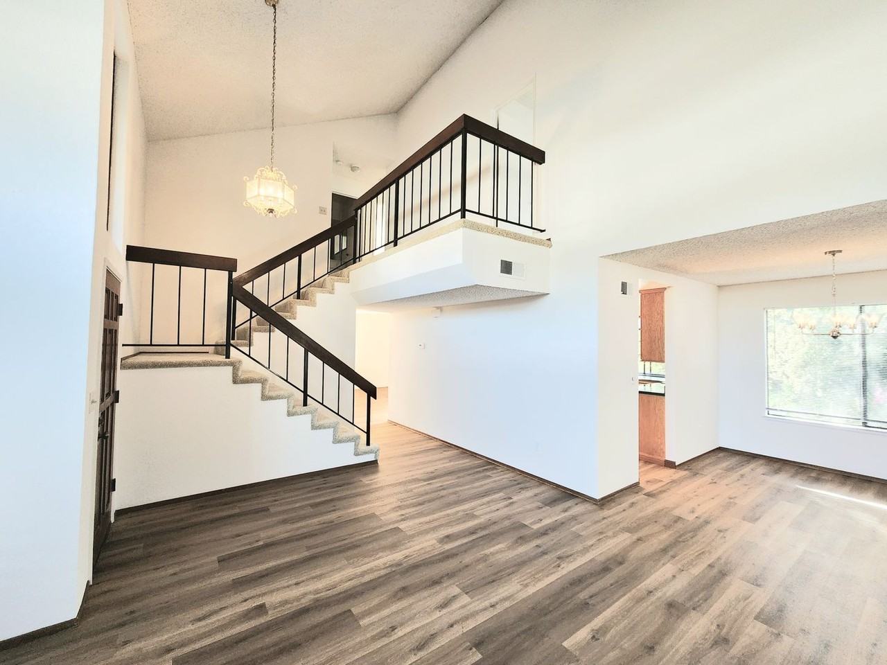 577 Seahorse Ln - Photo 6 of 48