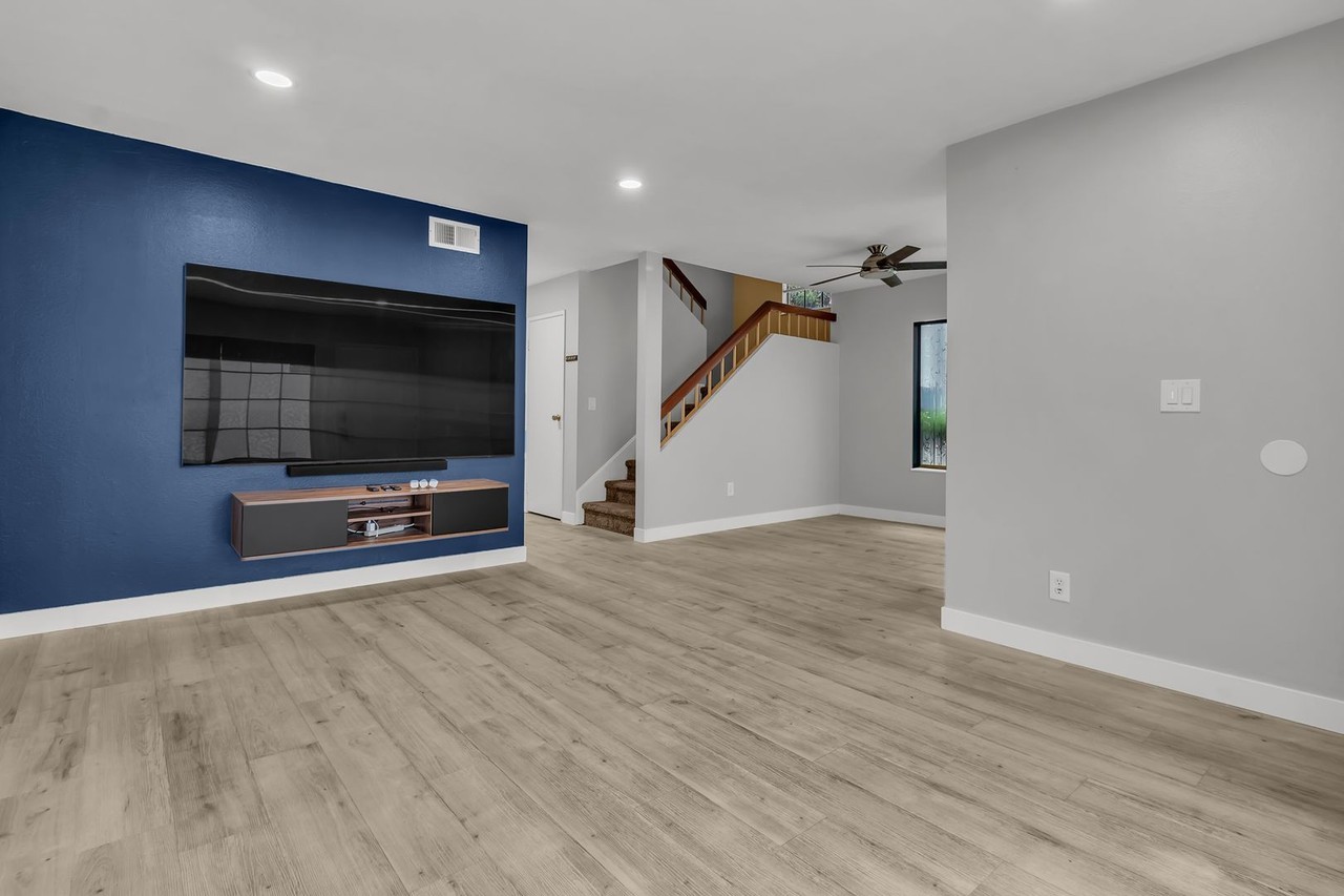 3097 W Cheryllyn Ln #54 - Photo 2 of 28