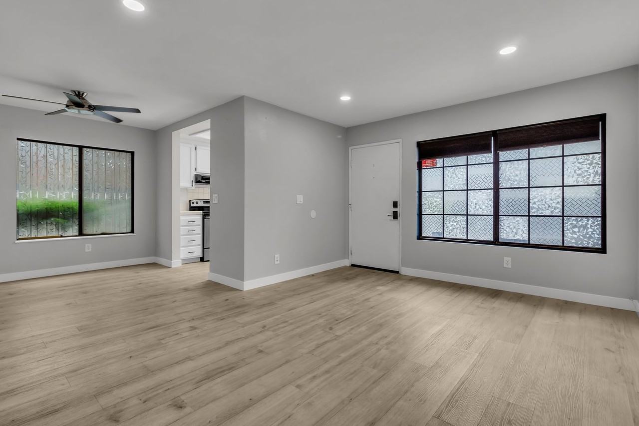 3097 W Cheryllyn Ln #54 - Photo 4 of 28