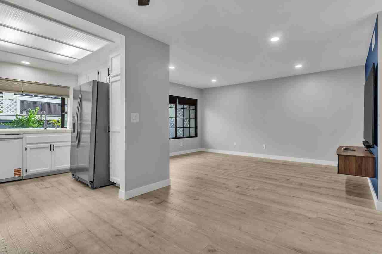 3097 W Cheryllyn Ln #54 - Photo 5 of 28