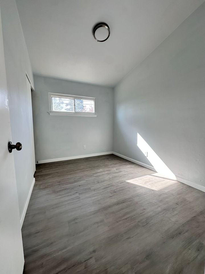 4952 Paine Ln - Photo 7 of 17