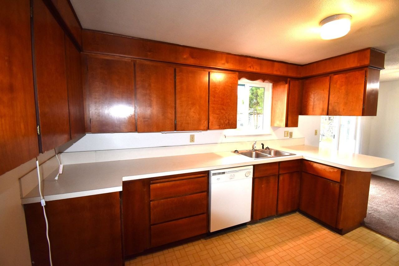 865 E St - Photo 5 of 15