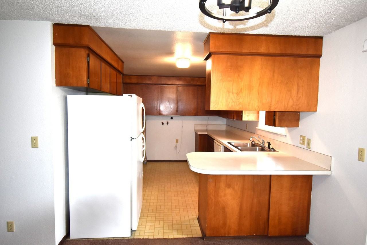 865 E St - Photo 6 of 15