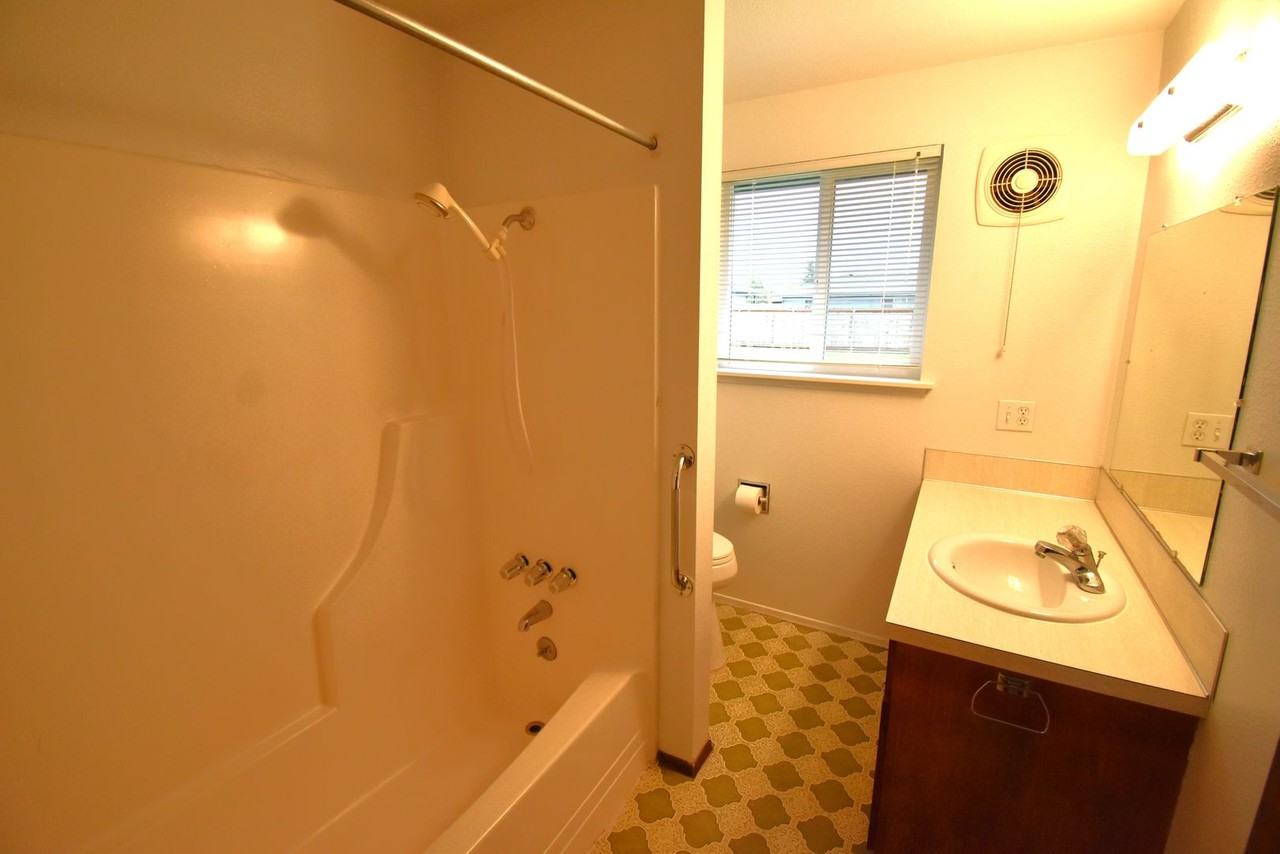 865 E St - Photo 7 of 15