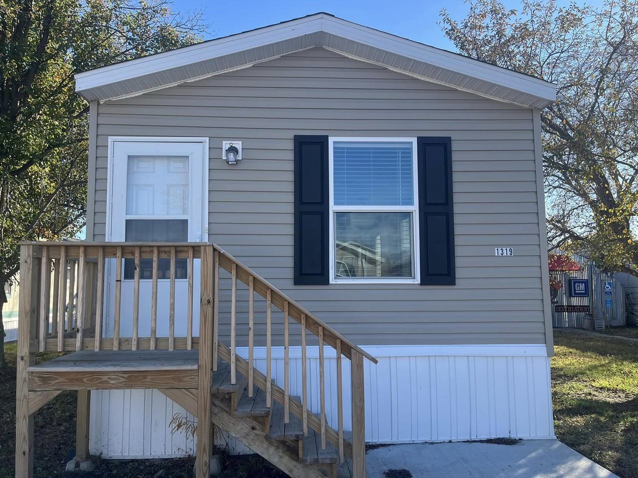 1319 W Plum St #75 - Photo 4 of 26