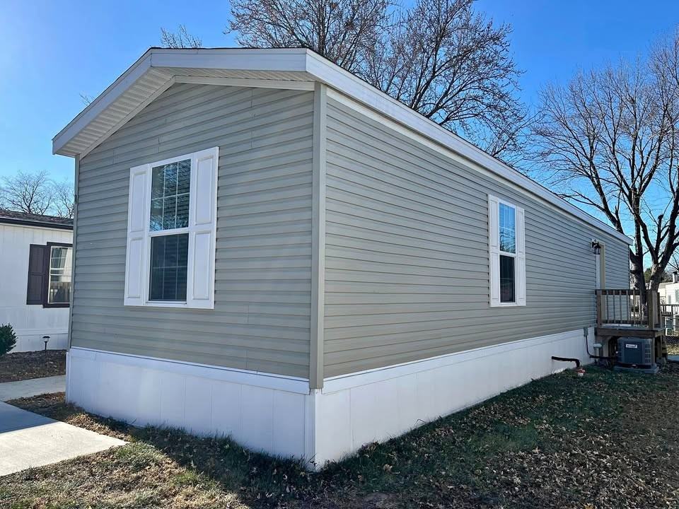 1915 Sw 12th St #128 - Photo 2 of 25